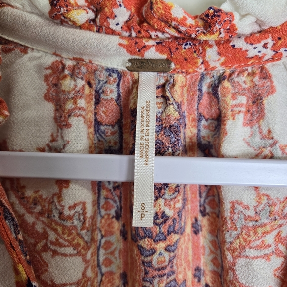 FREE PEOPLE‎ Paisley Boho Chic V neck Bell Sleeve Blouse Tunic Top S - Picture 11 of 12